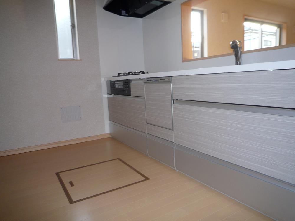 Kitchen. Indoor (11 May 2013) Shooting