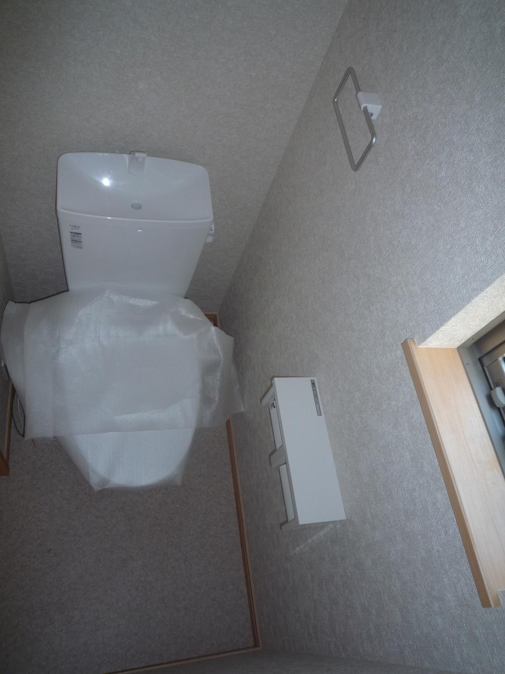 Toilet. Indoor (11 May 2013) Shooting