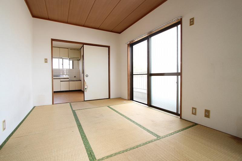 Other room space. Tear of bran for before renovation Fix