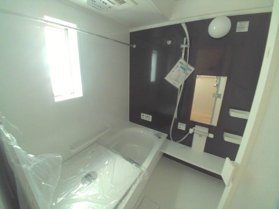 Bathroom. Was building completed. Such as the actual image from per yang, We have to wait all the time so you can see directly.