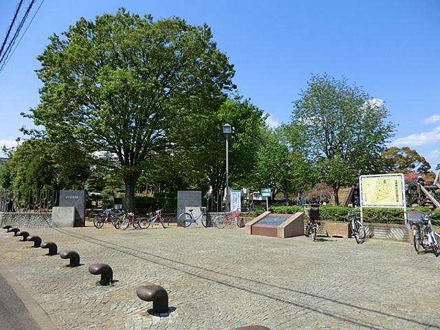 park. 393m until Angyodewa park