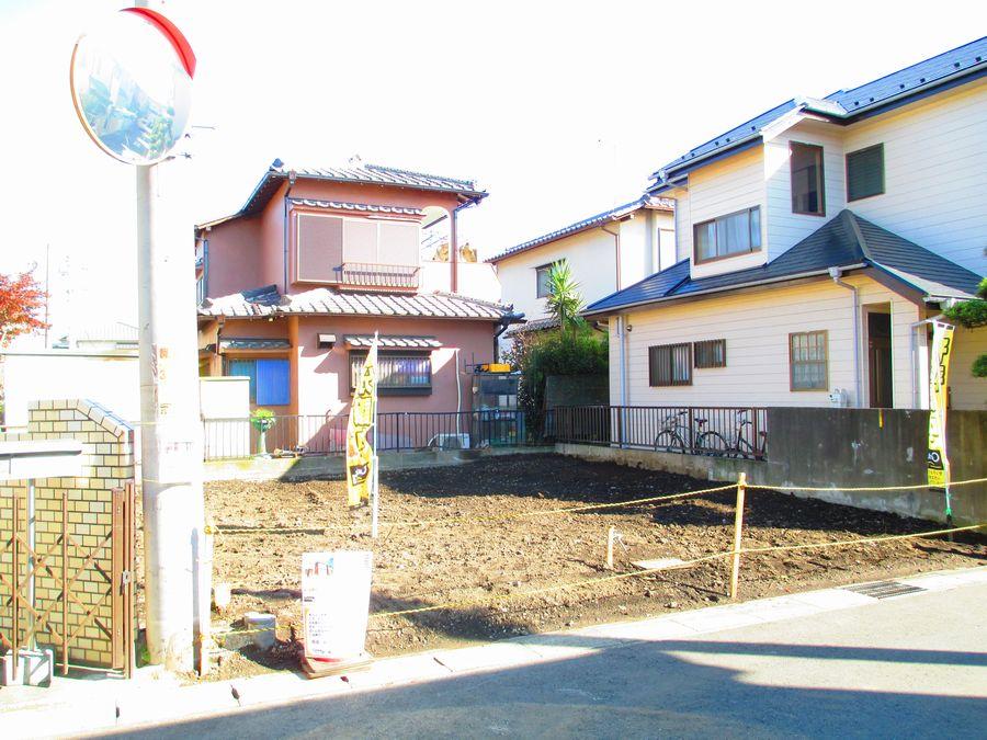 Local appearance photo. Local (11 May 2013) Shooting