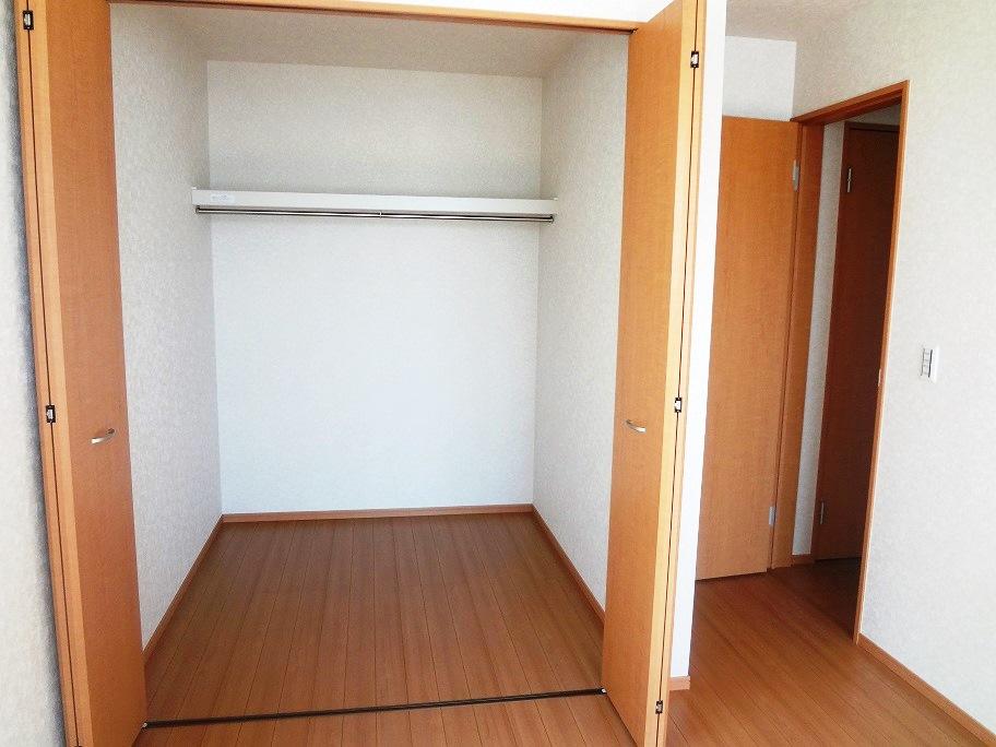 Receipt. Walk-in storage