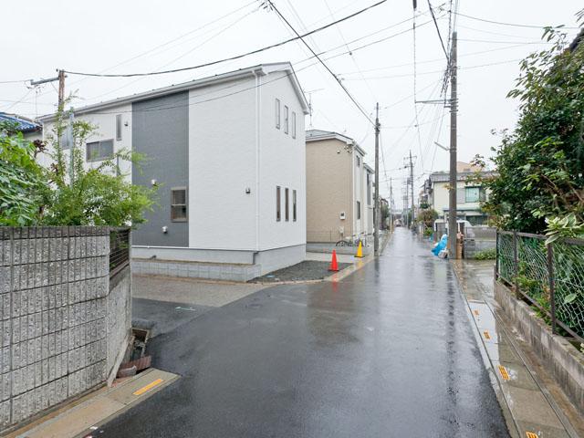 Local photos, including front road. Located on the corner lot