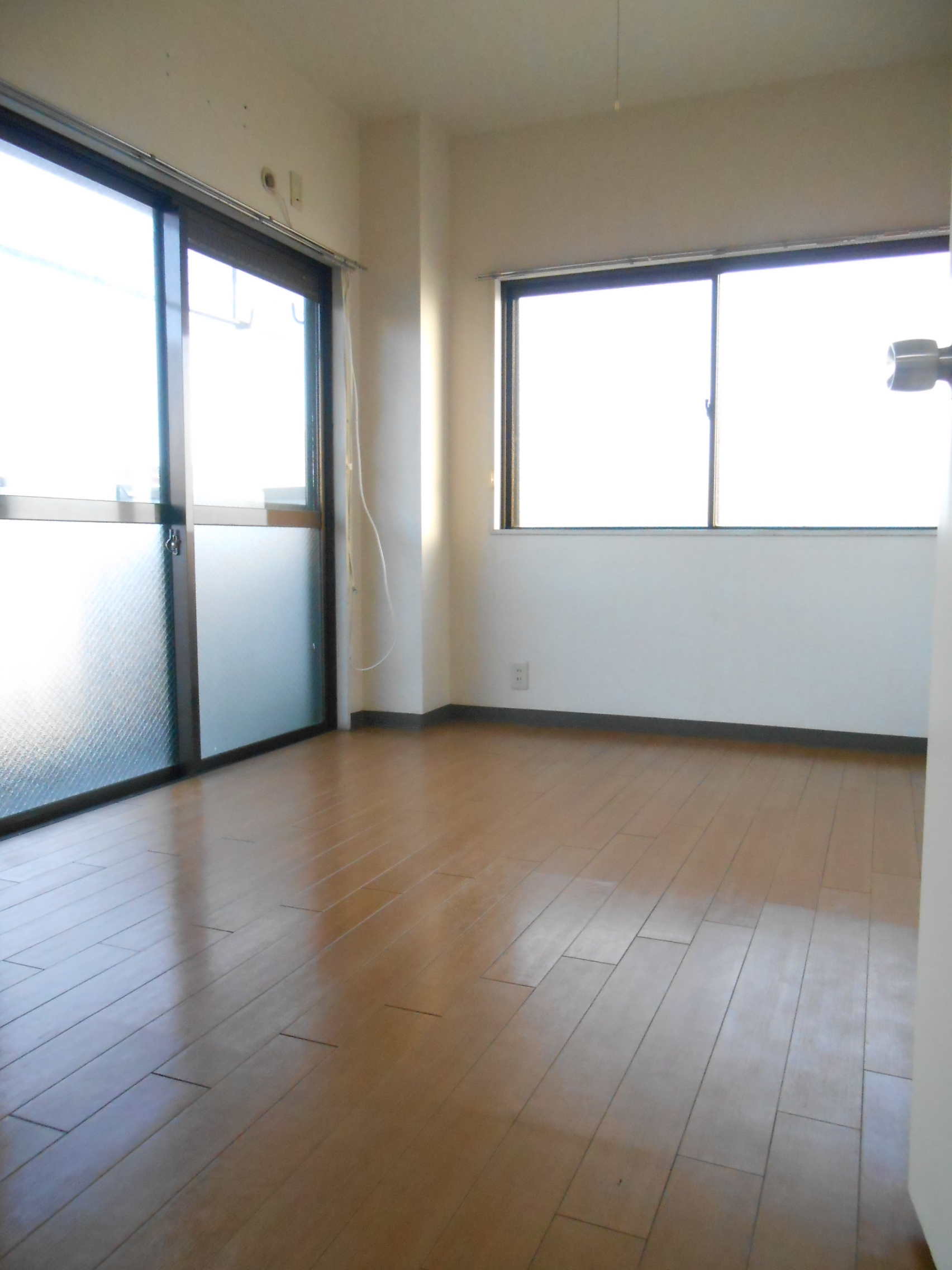 Living and room. Two-sided lighting glad corner room