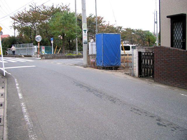 Local photos, including front road. 11 / 2 shooting Before road 6.5m