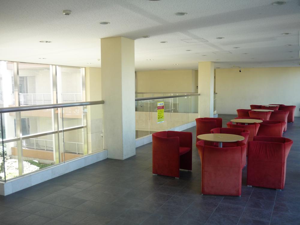 Other common areas. Lounge