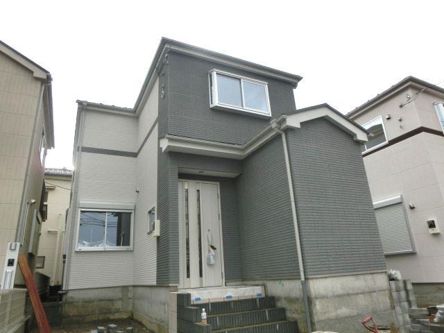 Local appearance photo. Local (12 May 2013) Shooting