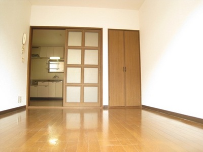 Living and room. Western-style storage Ali