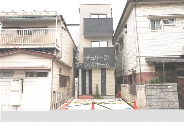 Local appearance photo. Parking is two Allowed