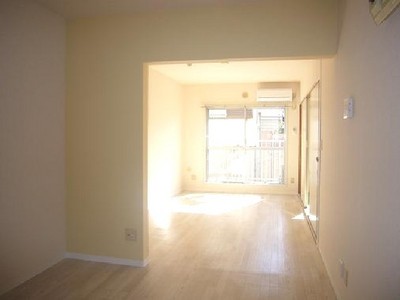 Living and room. Room 2