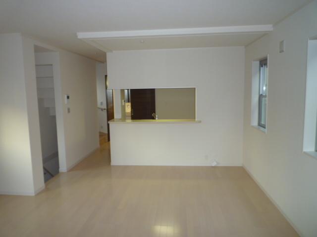 Same specifications photos (living)