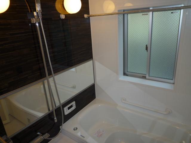Same specifications photo (bathroom)
