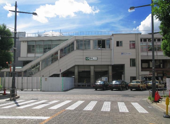 station. 400m to bracken Station