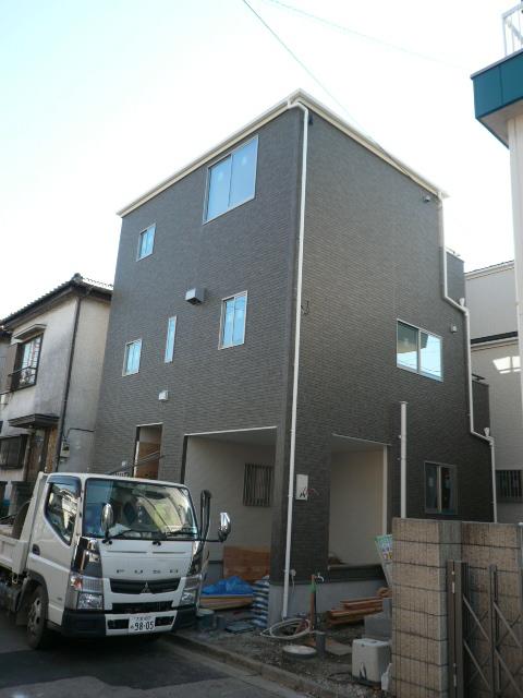 Local appearance photo. (1 Building)