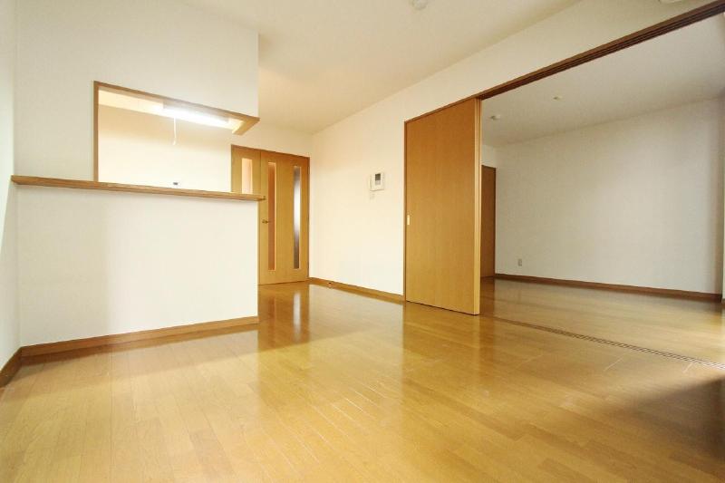 Living and room. Spacious transformed into a 18.5 Pledge of living if Western-style and Tsunagere!