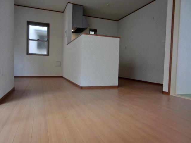 Same specifications photos (living)