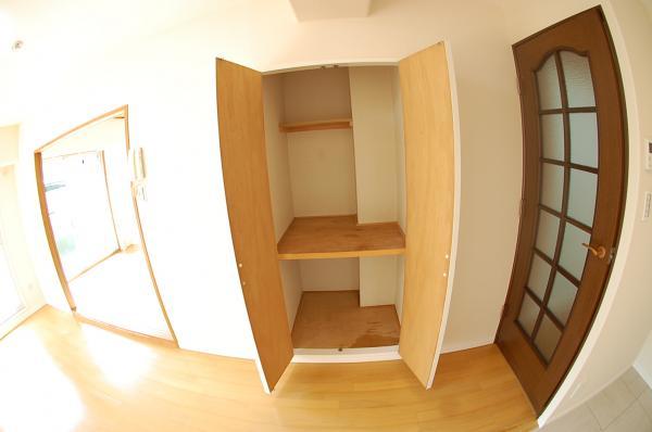 Receipt. Dining storage