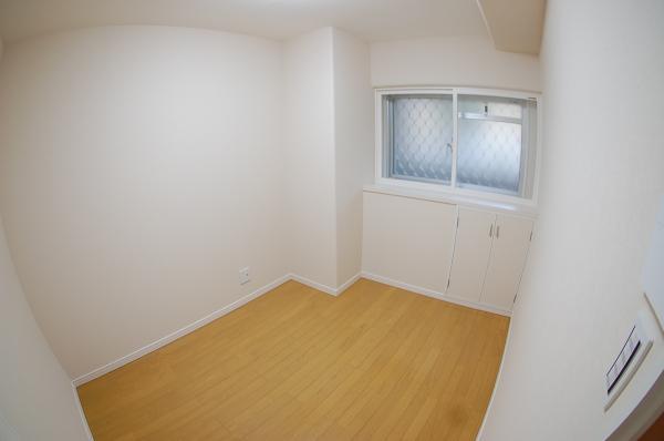 Non-living room. Western-style 4.2 Pledge