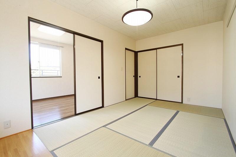 Other room space. Can you move only in the previous rent and brokerage fees