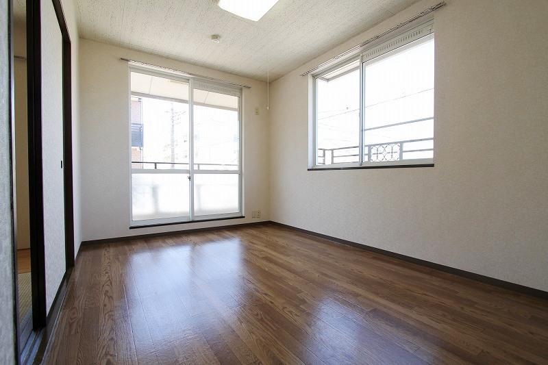 Living and room. Rakuchin 0 properties that the cost of the initial cost of the Company to bear