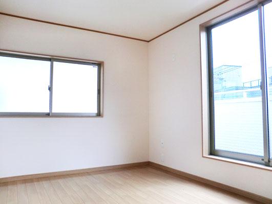 Non-living room. 4 Building Local (10 May 2013) Shooting The third floor Western-style full of bright light is ideal for a couple of bedroom! 