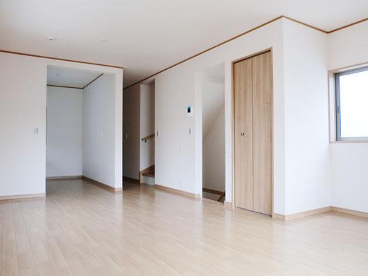 Living. 4 Building Local (10 May 2013) Shooting Living-in stairs support a family of communication! 