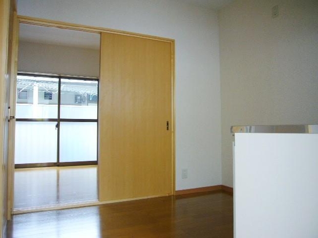 Living and room. Kitchen also clear is the breadth