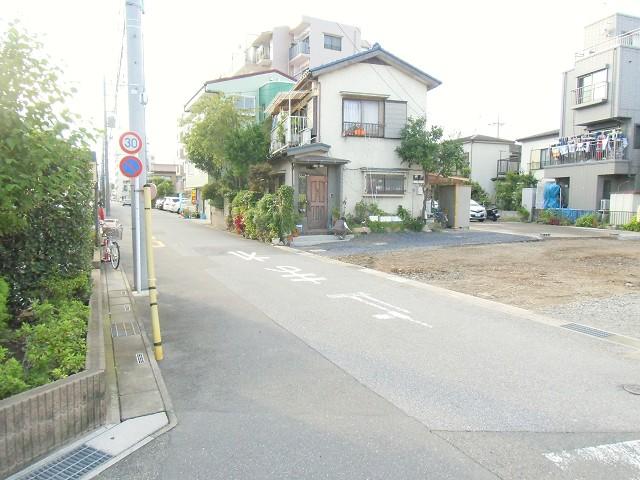 Local photos, including front road. Local (September 2013) Shooting