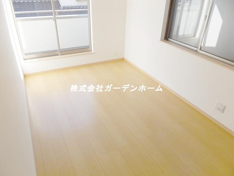 Non-living room. Spacious 7 tatami more calm atmosphere of Western-style, You can enjoy one free time !!
