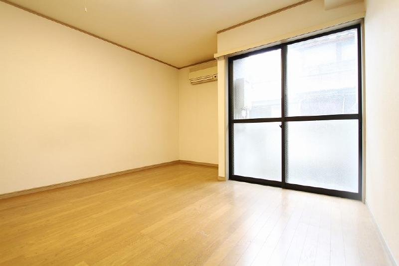 Other room space. In spite of the room rent is kept eyes.