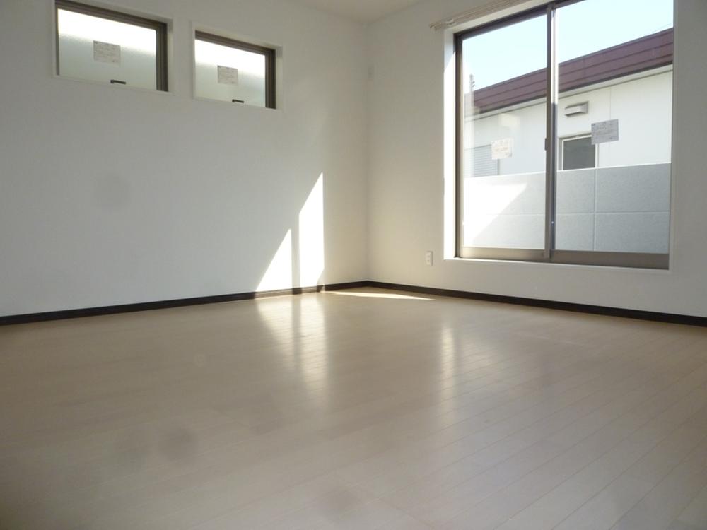 Non-living room.  [1 Building Western style room] Master Bedroom 8 pledge. Since there is attic storage, You can use the indoor clean. 