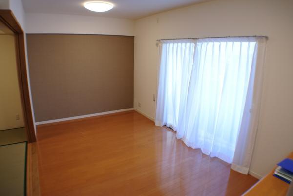 Living. South-facing living room