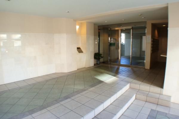 lobby. Day shift management