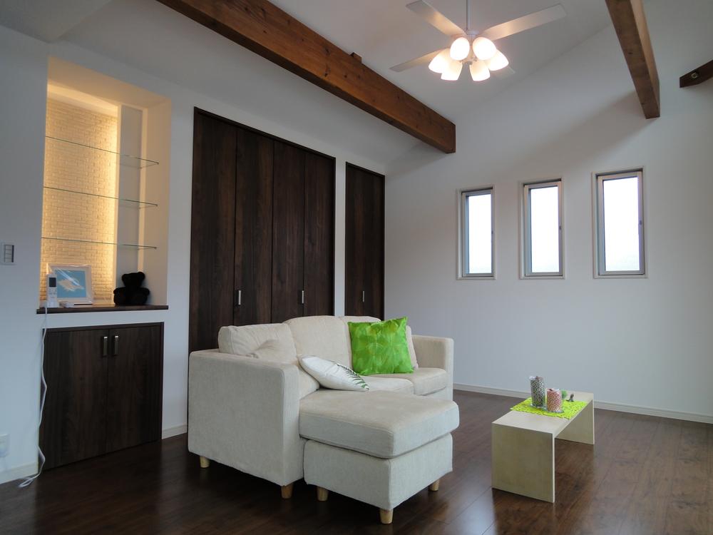 Model house photo. Model house introspection