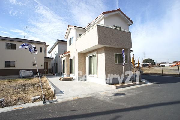 Local appearance photo. 1 Building