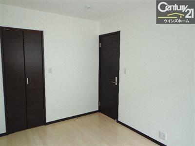Same specifications photos (Other introspection). Example of construction Each room is equipped with storage
