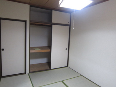 Living and room. It is a futon faction of recommended tatami room