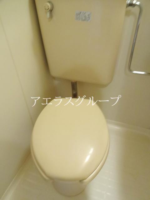 Toilet. Cleaning is is easy to