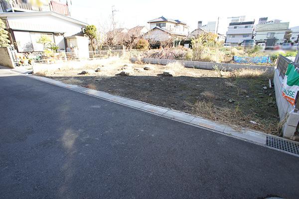 Local appearance photo. Local (12 May 2013) Shooting