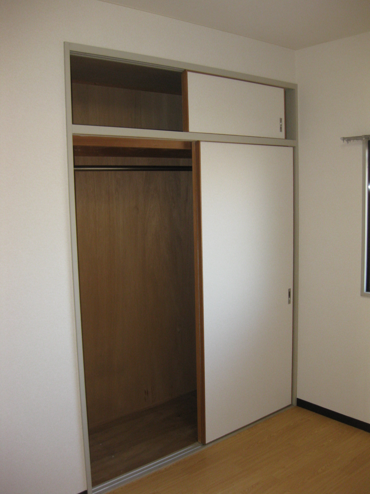 Receipt. Western-style housing