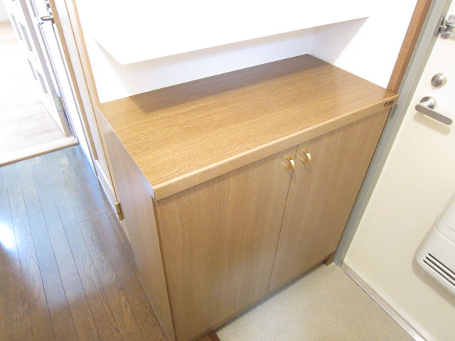 Entrance. Separate reference is a picture