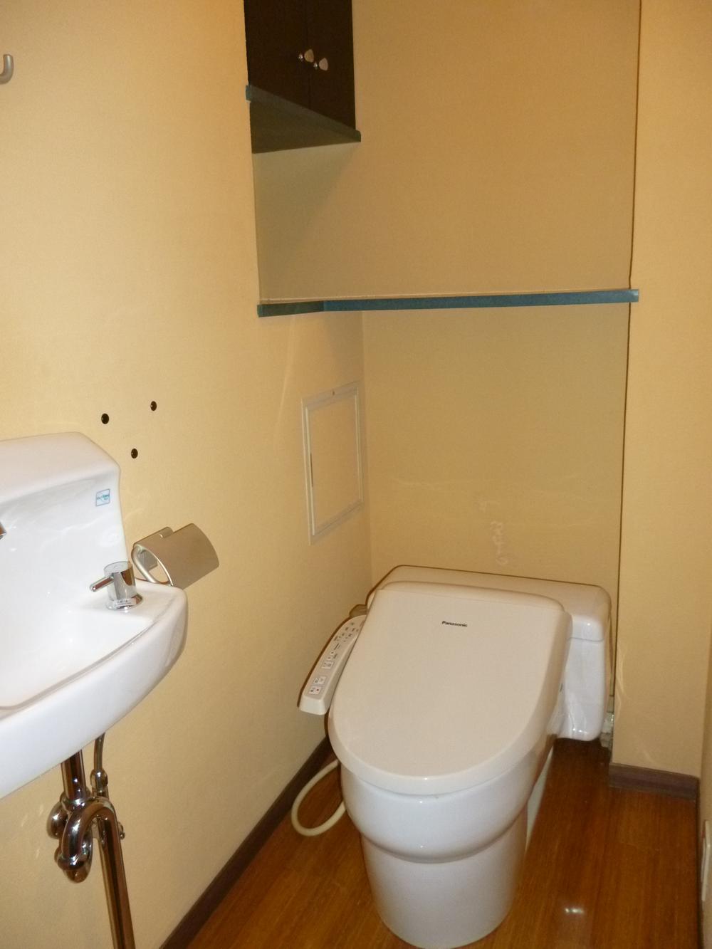 Toilet. Indoor (April 2013) Shooting