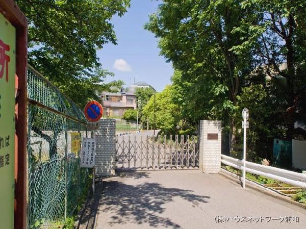 Primary school. 1100m until Kawaguchi Tatsusakura cho Elementary School