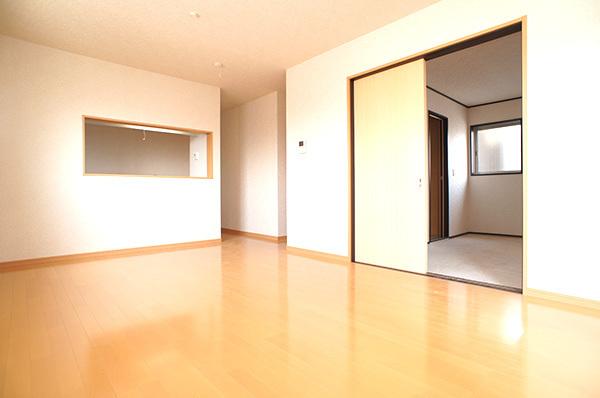 Living. South-facing spacious living space of the rest the family gathering of