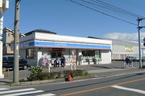 Convenience store. 20m until Lawson Kawaguchi Akai chome store (convenience store)