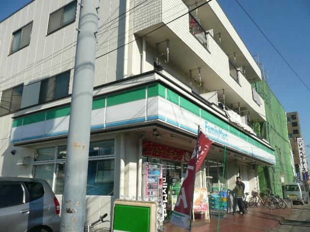 Convenience store. 140m to Family Mart (convenience store)