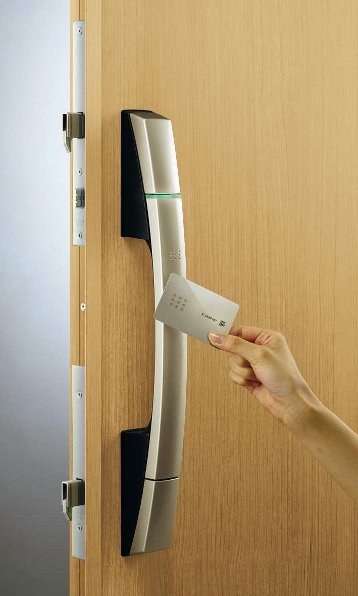 Entrance. YKK Pitatto key standard equipment