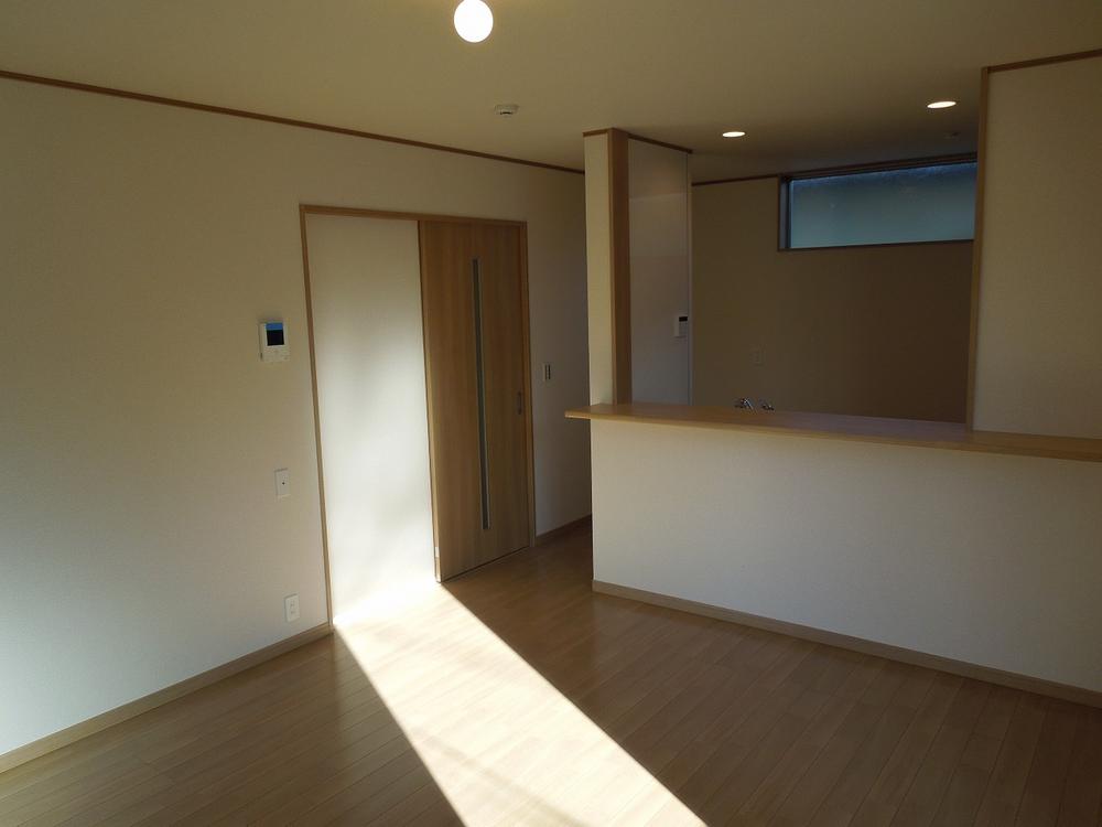 Living. Living will be sliding door.