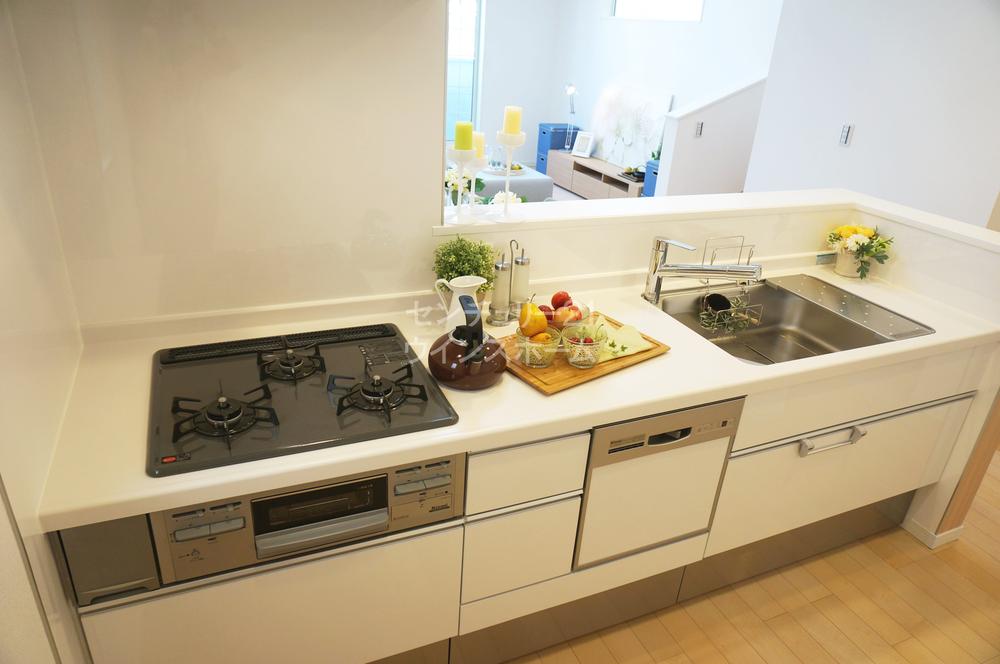 Kitchen. ◇ kitchen (11 May 2013) shooting ◇ Face-to-face system Kitchen ☆  Or Kubare an eye on small children,  Dishes while having a conversation with your family